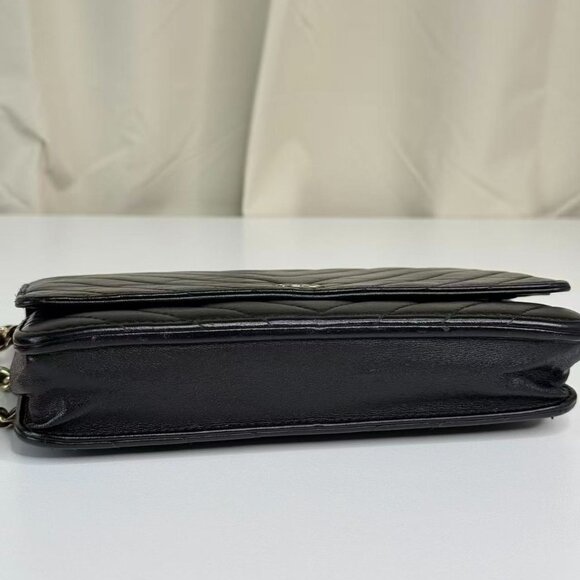 Chanel Black Chevron Quilted WOC Wallet on Chain Crossbody Bag with Gold Hardwar - Picture 5 of 9